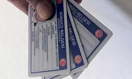 Eski tip ehliyetlerin son gününde 1,8 milyon kişi ehliyetini yenilemedi