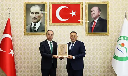 Iğdır Üniversitesi'nde Nahçıvan Başkonsolosu Asip Kaya'dan Rektör Gürel'e Ziyaret