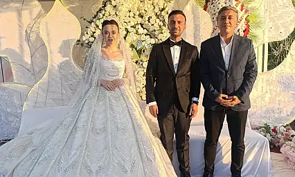 İl Milli Eğitim Müdürü Çakan öğretmeninin mutlu gününe ortak oldu