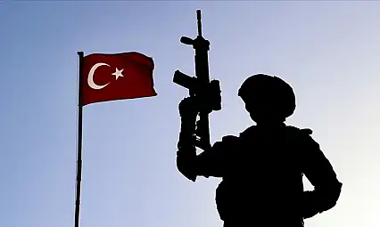 Irak ve Suriye'deki Türk askerinin görev süresi uzatıldı