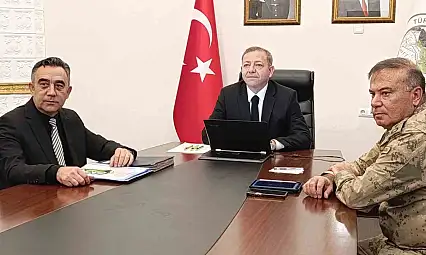 Kars'ta asayiş toplantısında güvenlik verileri ve terörle mücadele süreci masaya yatırıldı