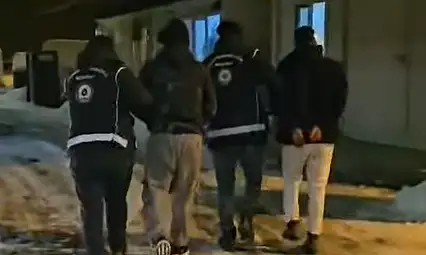 Kars'ta Göçmen Kaçakçılığına Yönelik Operasyonlarda 3 Araç Durduruldu, 2 Düzensiz Göçmen Yakalandı