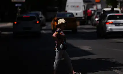 Kavurucu sıcaklık 22 ili etkiledi: 40 dereceyi geçti