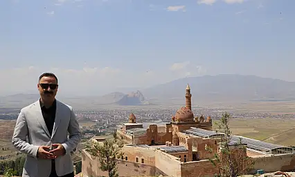 Kaymakam Ayvat İshak Paşa Sarayı'nı ziyaret etti