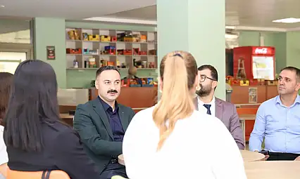 Kaymakam Ayvat öğrencilerle aynı masaya oturdu, talepleri dinledi