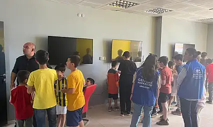 Kur'an kursu öğrencileri Gençlik Merkezi'ni keşfetti