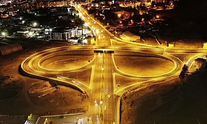 Mevlâna Köprülü Kavşağı Erzurum Trafiğine Nefes Aldırdı