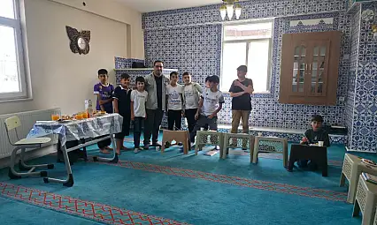 Müftü Demirkaynak Hasan Hüseyin Camii'ndeki yaz Kur'an kursunu ziyaret etti