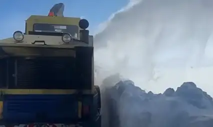 Muş İl Özel İdaresi Üçevler Grup Yolu'nda Karla Mücadeleyi Sürdürüyor