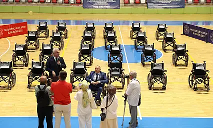 Muş'ta Engelli Bireylere Tekerlekli Sandalye Dağıtımı