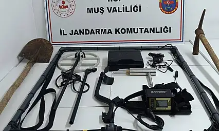 Muş'ta kaçak kazı yapan 4 kişi suçüstü yakalandı, ekipler operasyon düzenledi