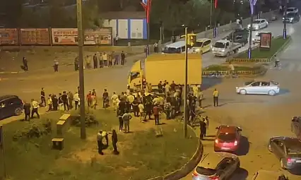 Muş'ta yangın söndürme aracı ile otomobil çarpıştı, 2 yaralı hastaneye kaldırıldı