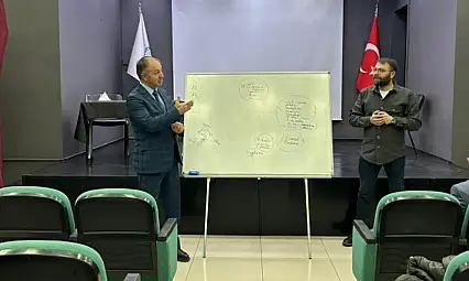 Palandöken Gençlik Merkezi'nde Uygulamalı Proje Yazma Eğitimi Düzenlendi