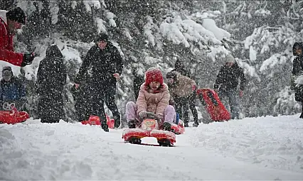 Valiliklerden art arda karar: Hangi illerde okullar tatil?