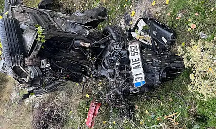 Van'da otomobil şarampole devrildi: 1 ölü, 1 ağır yaralı