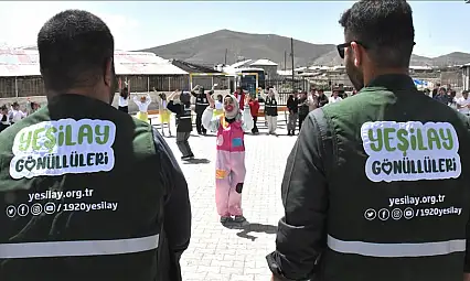 Van'da Yeşilay Ekipleri, Bağımlılıkla Mücadele İçin Bilinçli Nesiller Yetiştiriyor