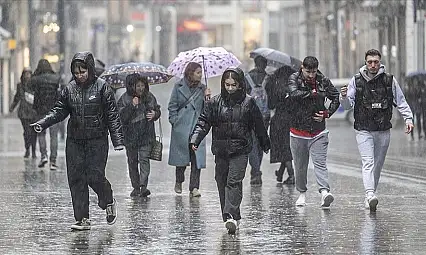 Yurt genelinde aralıklı yağışlar bekleniyor: Ağrı ve üç büyükşehirde nasıl bir hava var?