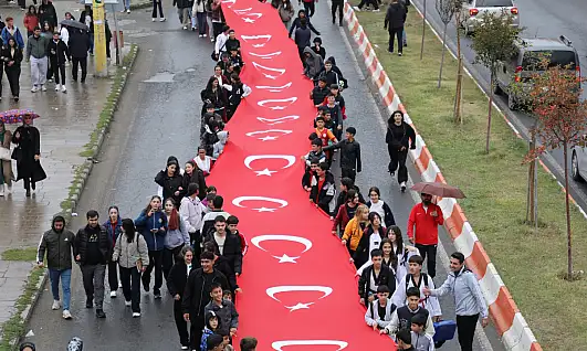 Ağrı'da Amatör Spor Haftası 100 metrelik Türk bayrağıyla başladı