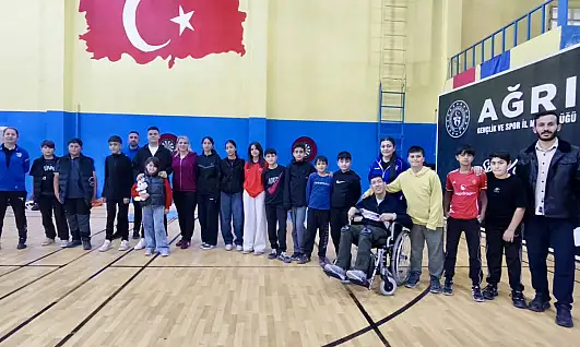 Ağrı'da dart turnuvası tamamlandı