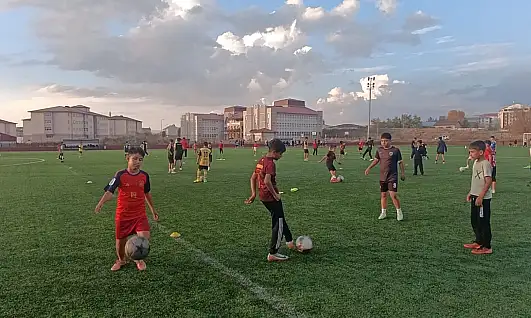 Ağrı'da futbol altyapısına büyük ilgi! Sporcu sayısı 580'e ulaştı