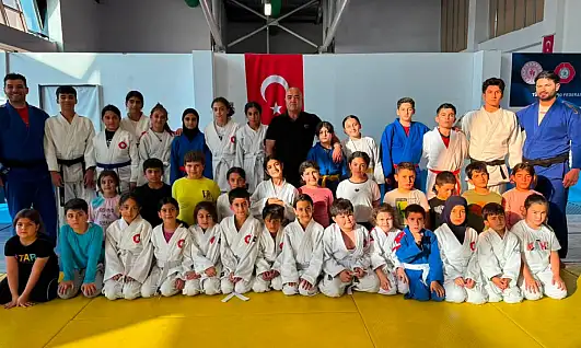 Ağrı'da geleceğin judocuları yaz spor okullarında yetişiyor