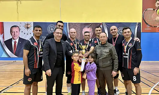 Ağrı'da voleybol turnuvasının şampiyonu İl Jandarma Komutanlığı oldu