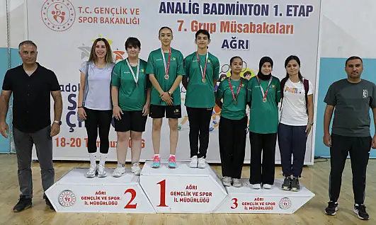 Ağrı erkek badminton takımı yarı finale yükseldi