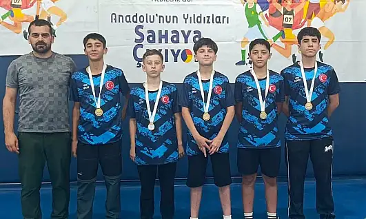 Ağrı'nın badminton gururu Türkiye finallerine yükseldi