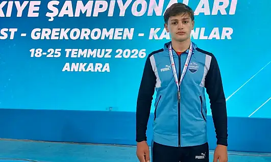 Ağrı'nın genç güreşçisi Türkiye üçüncülüğünü kazandı