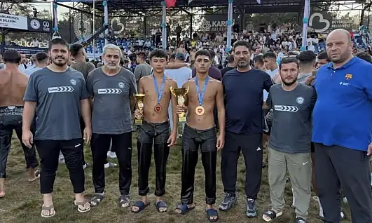 Ağrılı genç pehlivan Kurtdereli'de şampiyon oldu