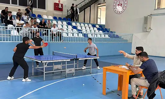 Eleşkirt'te yaz şenliklerinde satranç ve masa tenisi heyecanı