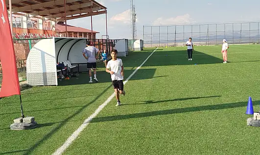 Hamur'da 30 Ağustos coşkusu spor müsabakalarıyla yaşandı