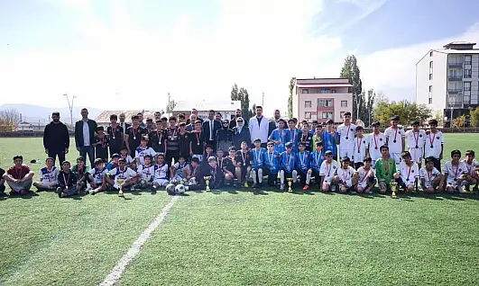 Taşlıçay'da Cumhuriyet Kupası sahibini buldu