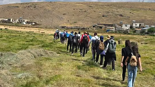 Ağrılı doğaseverlerin bu haftaki rotası Hıdırmenteş Gölü oldu