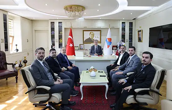 15 Temmuz Derneği Başkanı Turunç, AİÇÜ Rektörü Gülçin ile görüştü