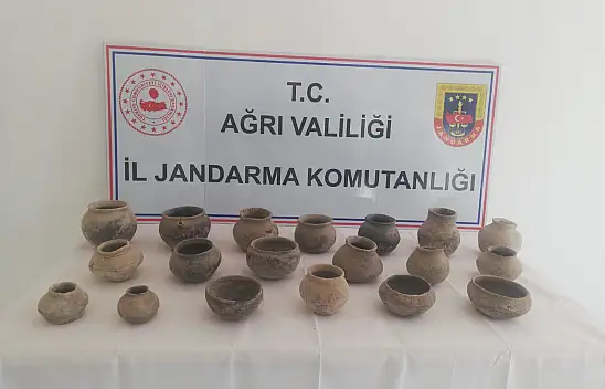 Ağrı'da 4 bin yıllık toprak çömlekler ele geçirildi