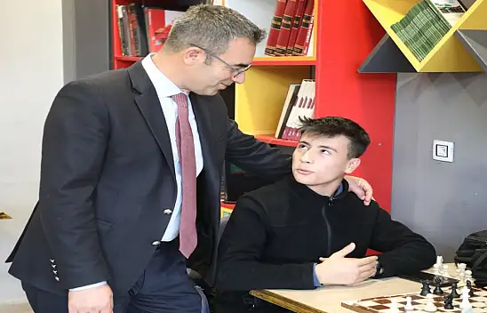 Ağrı Gençlik ve Spor İl Müdürü Din, Gençlik Merkezi'ni ziyaret etti