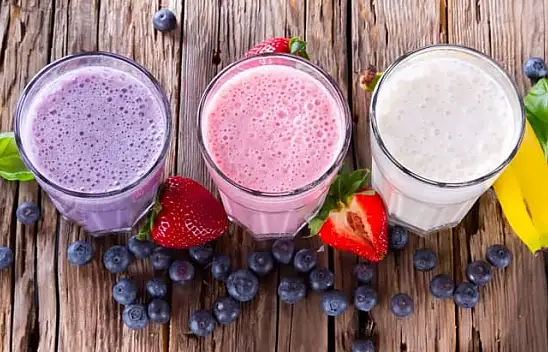 Diyetisyenden serinleten sağlıklı smoothie tarifleri