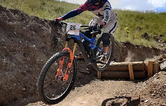 Erzurum'da Downhill Türkiye Şampiyonası nefes kesti
