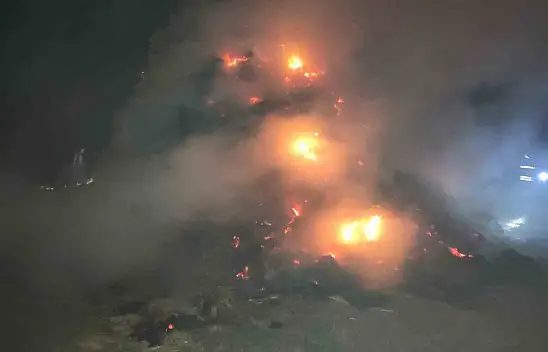 Kars'ta 2 bin 500 balya ot yandı, kül oldu