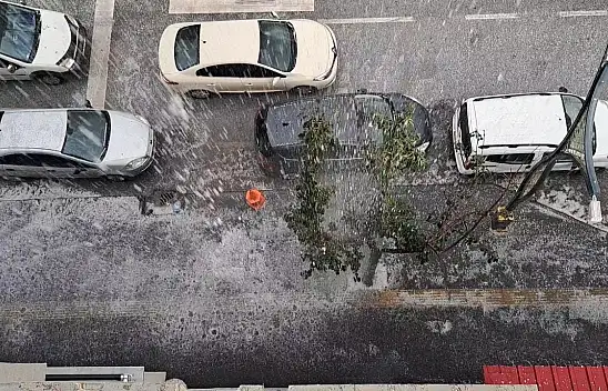 Bitlis'te dolu ve sağanak hayatı olumsuz etkiledi