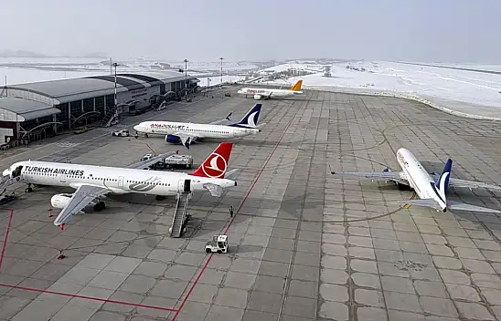 Ağrı Ahmed-i Hani Havalimanı'nda kış rekoru kırıldı