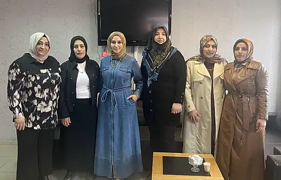 Ağrı AK Parti Kadın Kolları'ndan Avukatlara anlamlı ziyaret
