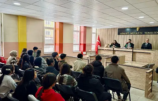 Ağrı Barosu lise öğrencileriyle kariyer seminerinde buluştu