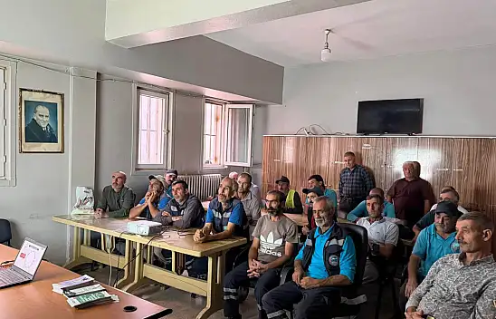 Ağrı Belediyesi çalışanlarına bağımlılıkla mücadele eğitimi başladı