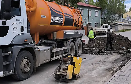Ağrı Belediyesi ekipleri kent genelinde çalışmalarını aralıksız sürdürüyor