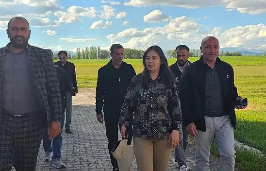 Ağrı Belediyesi mahallelerin ihtiyaçlarını sahada tespit ediyor