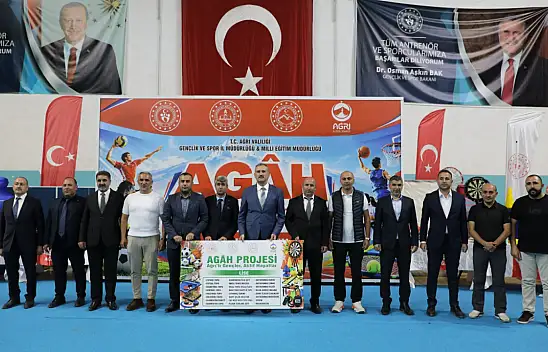 Ağrı'da 171 okula 22 bin 200 parça spor malzemesi dağıtıldı