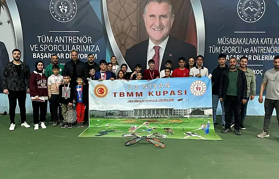 Ağrı'da 23 Nisan etkinlikleri kapsamında tenis turnuvası düzenlendi