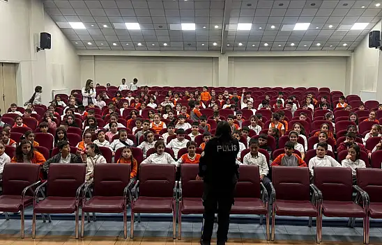 Ağrı'da 7 bin 798 öğrenciye güvenli internet ve akran zorbalığı eğitimi verildi